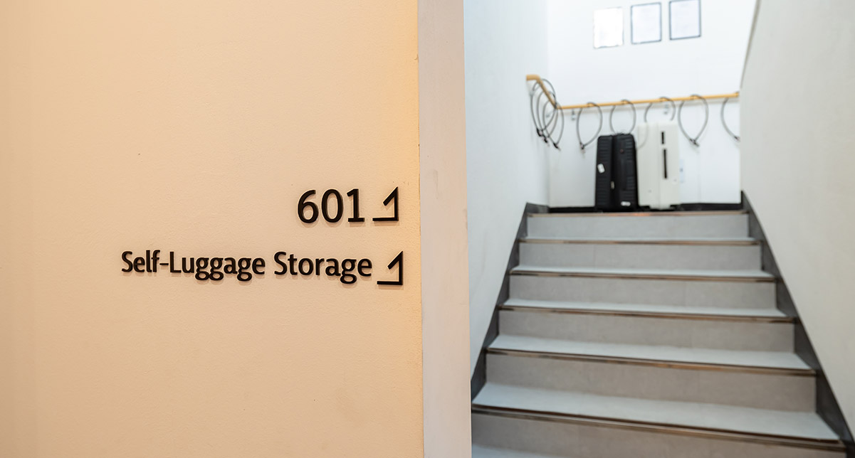 Self-Luggage Storage